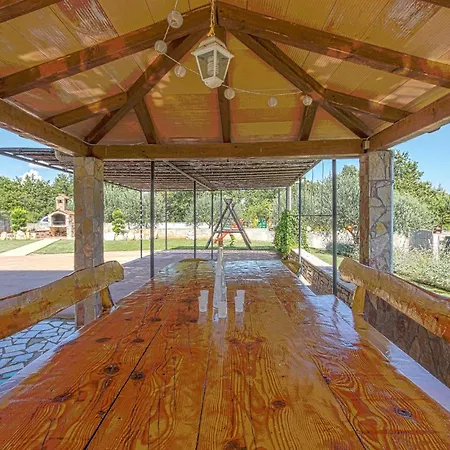 Nice Home In Pavicini With Outdoor Swimming Pool Holiday home