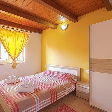 Nice Home In Pavicini With Outdoor Swimming Pool * Veliki Vareski