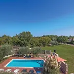 4 Bedroom Amazing In Semesterbostad